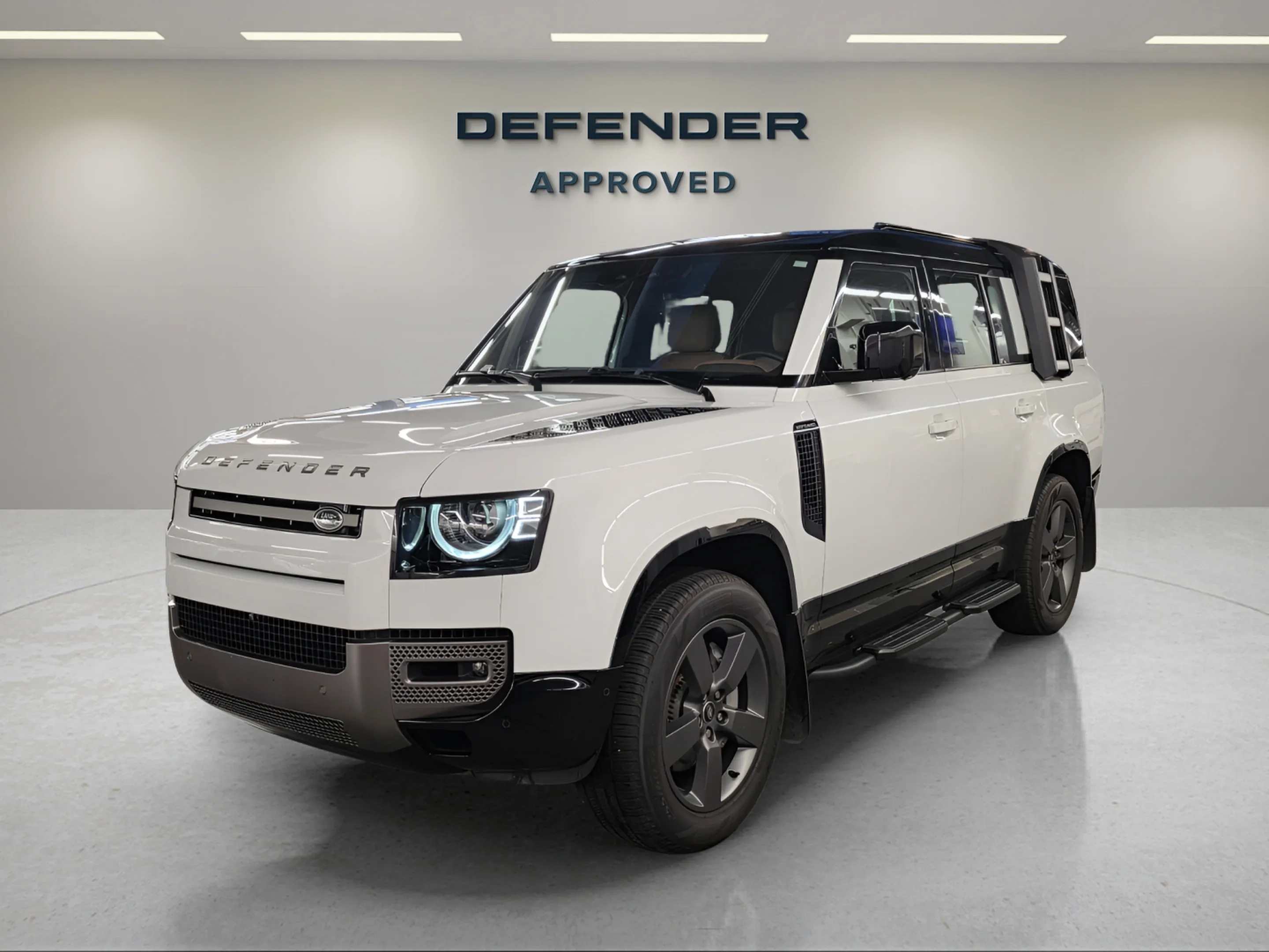 Land Rover Defender 130 X-dynamic Se 2025 in Saudi Arabia