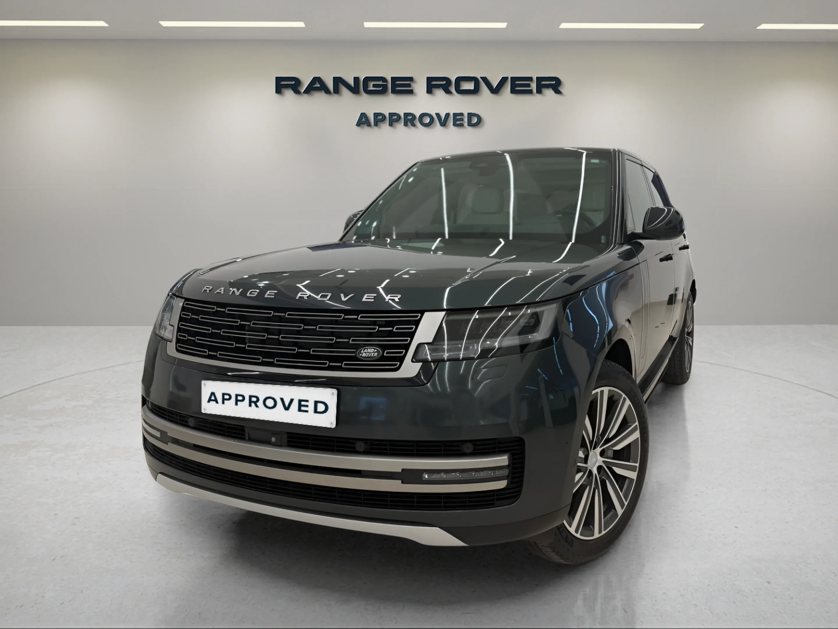Land Rover Range Rover Hse 2025 in Saudi Arabia