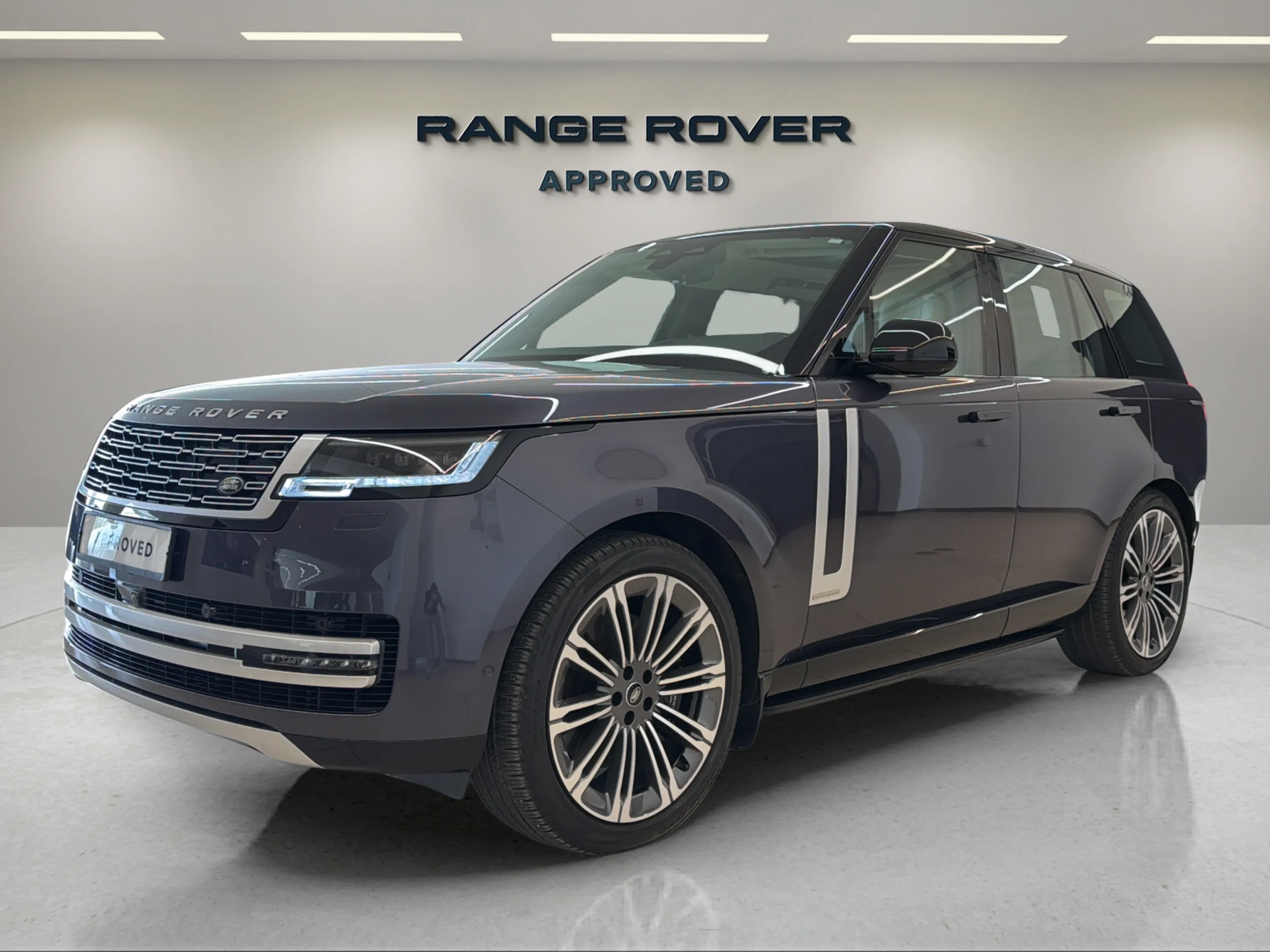 Land Rover Range Rover Autobiography 2024 in Saudi Arabia