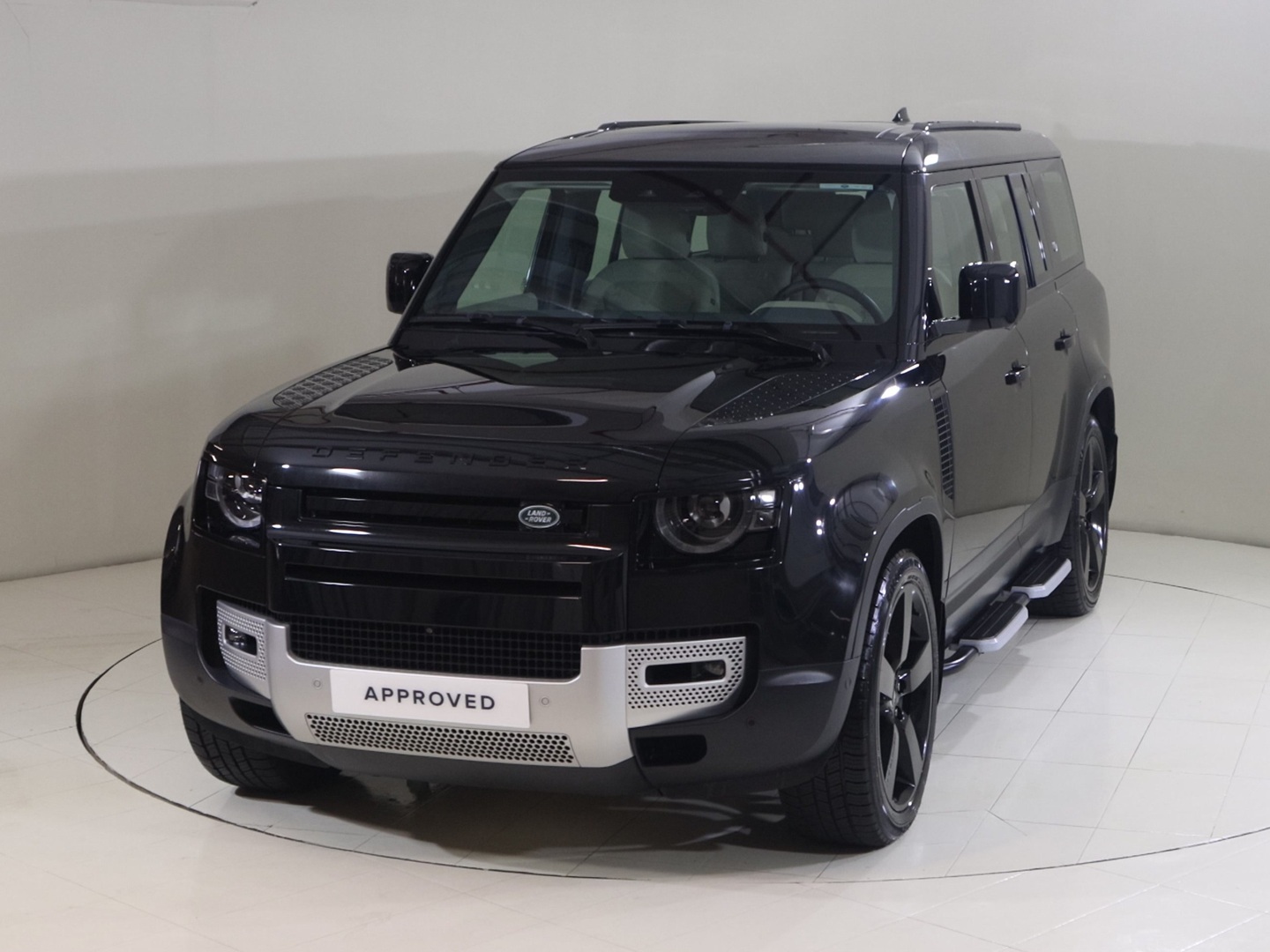 Land Rover Defender 130 Se 2023 in Uae