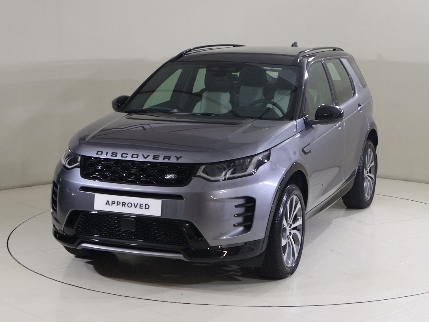 Land Rover Discovery Sport Dynamic Se 2025 in Uae