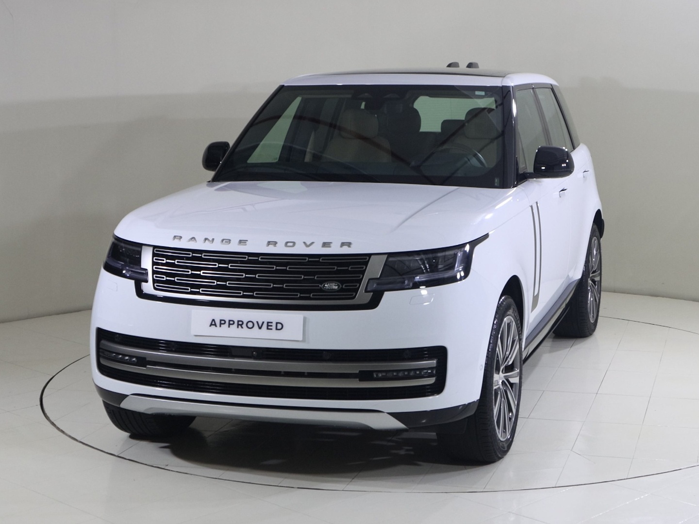 Land Rover Range Rover Se 2025 in Uae