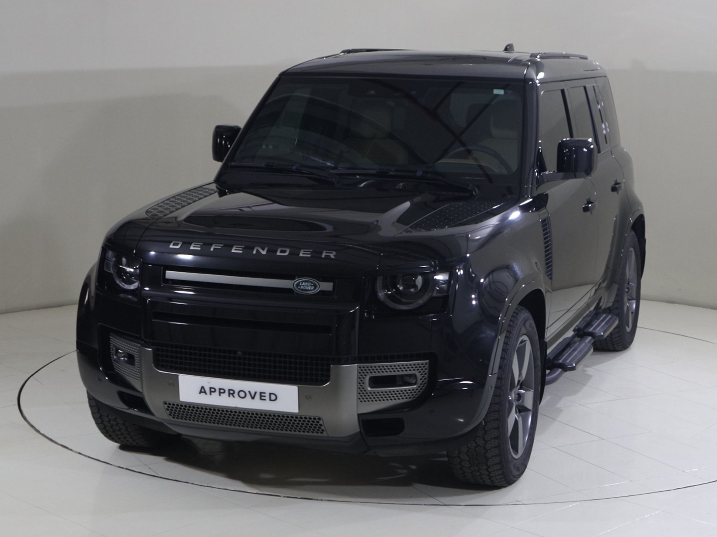 Land Rover Defender 110 X-dynamic Hse 2025 in Uae