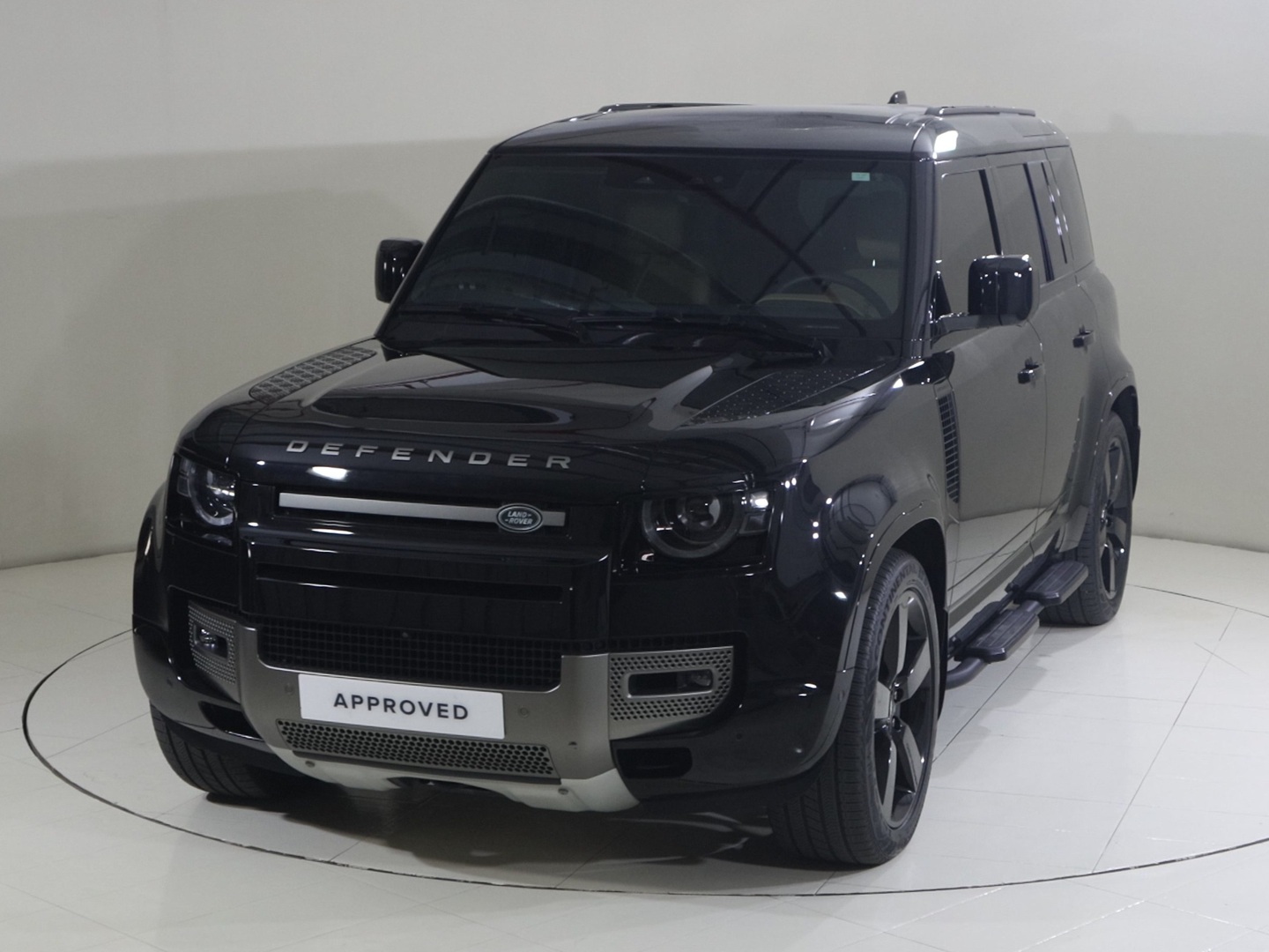 Land Rover Defender 110 X-dynamic Hse 2025 in Uae