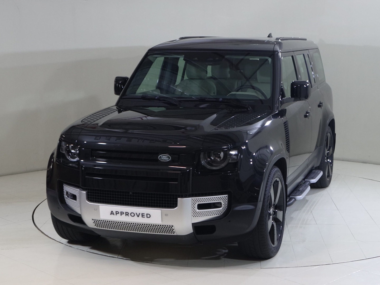 Land Rover Defender 130 Se 2023 in Uae