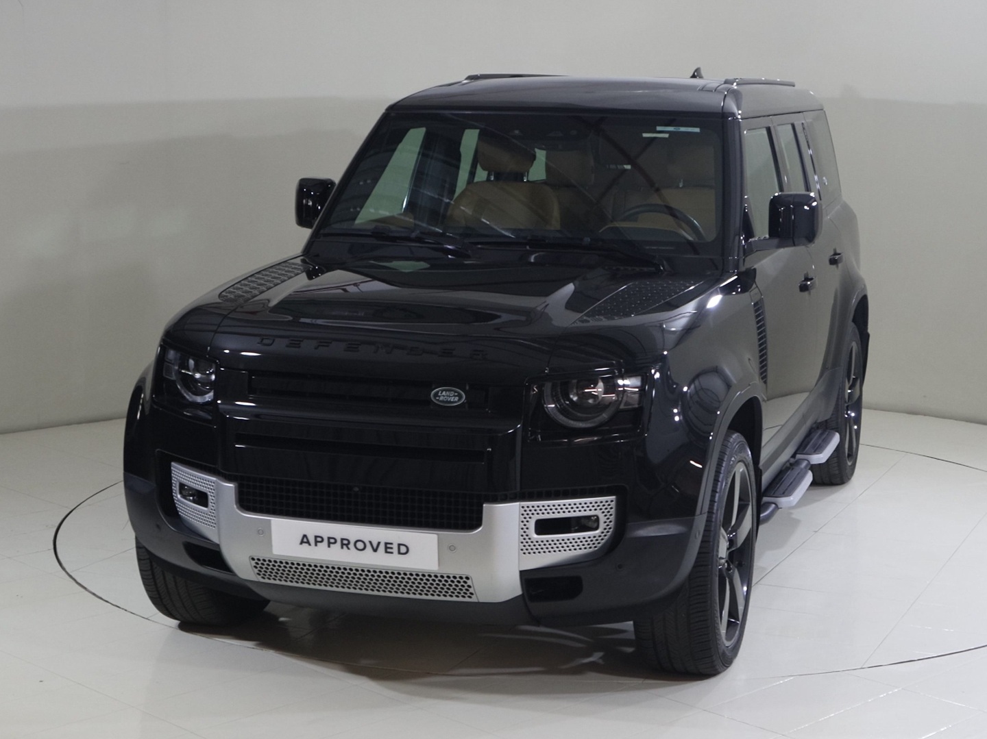 Land Rover Defender 130 1