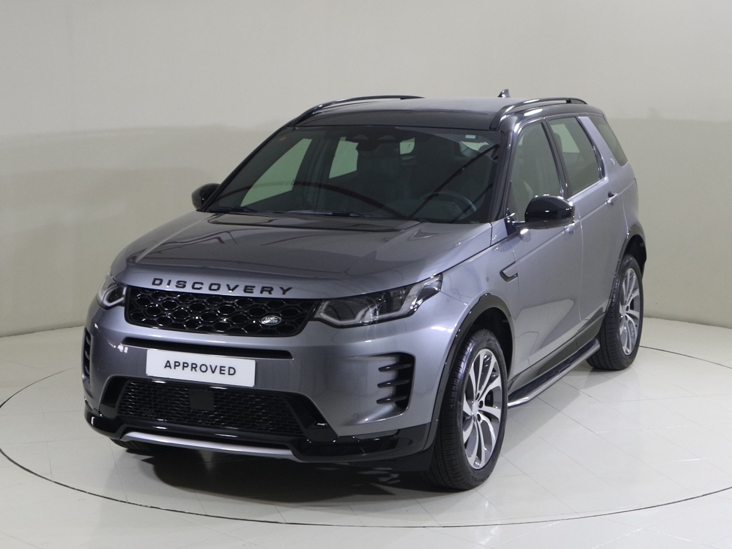 Land Rover Discovery Sport Dynamic Se 2025 in Uae