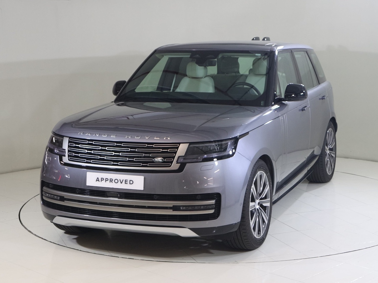 Land Rover Range Rover Se 2025 in Uae