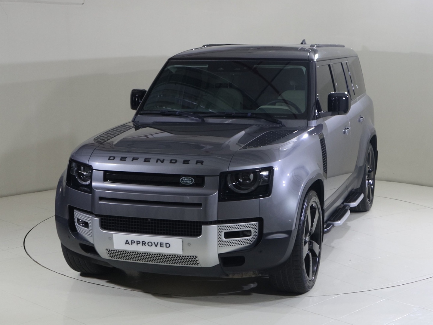 Land Rover Defender 130 Se 2023 in Uae