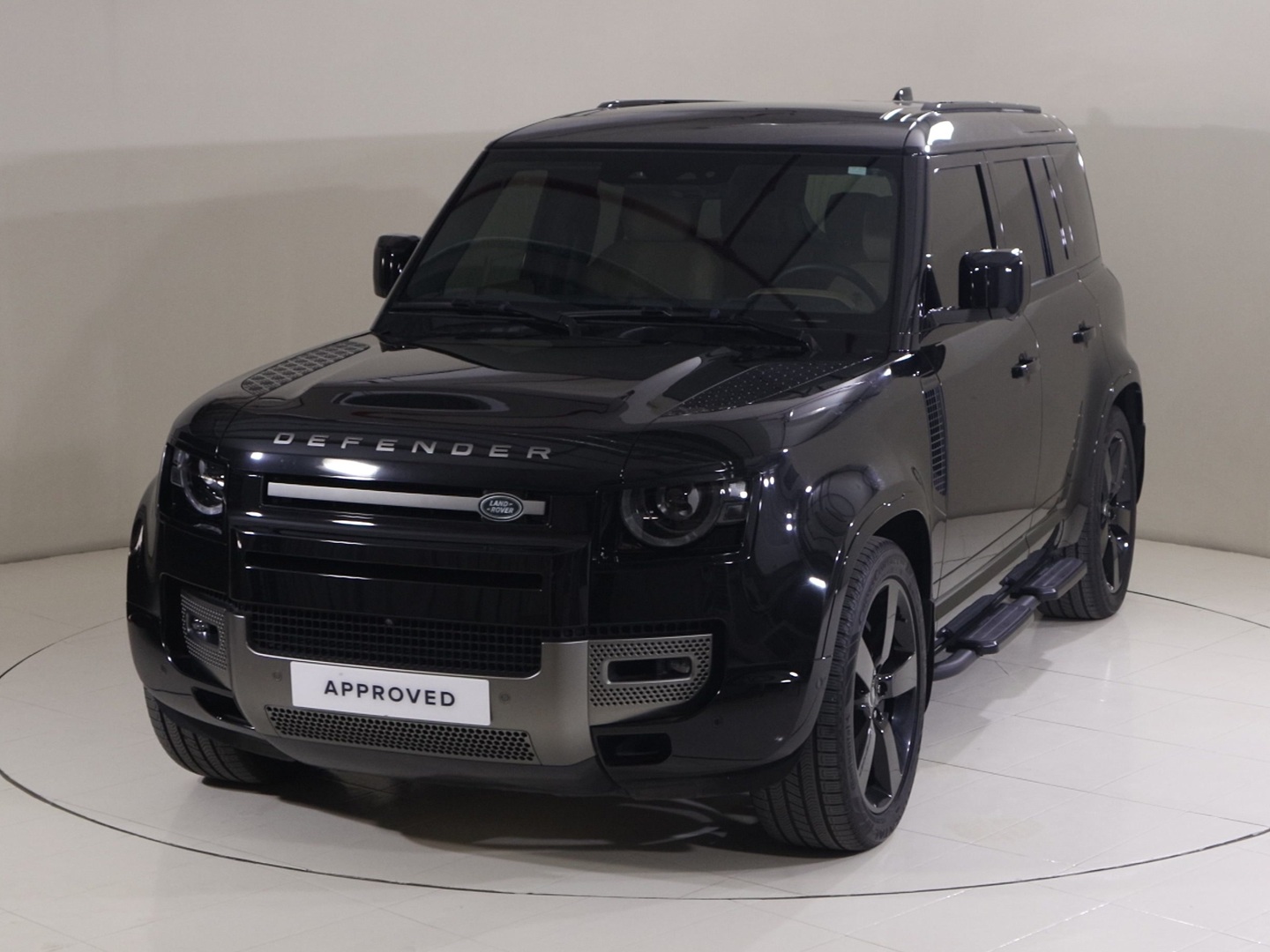 Land Rover Defender 110 X-dynamic Hse 2025 in Uae