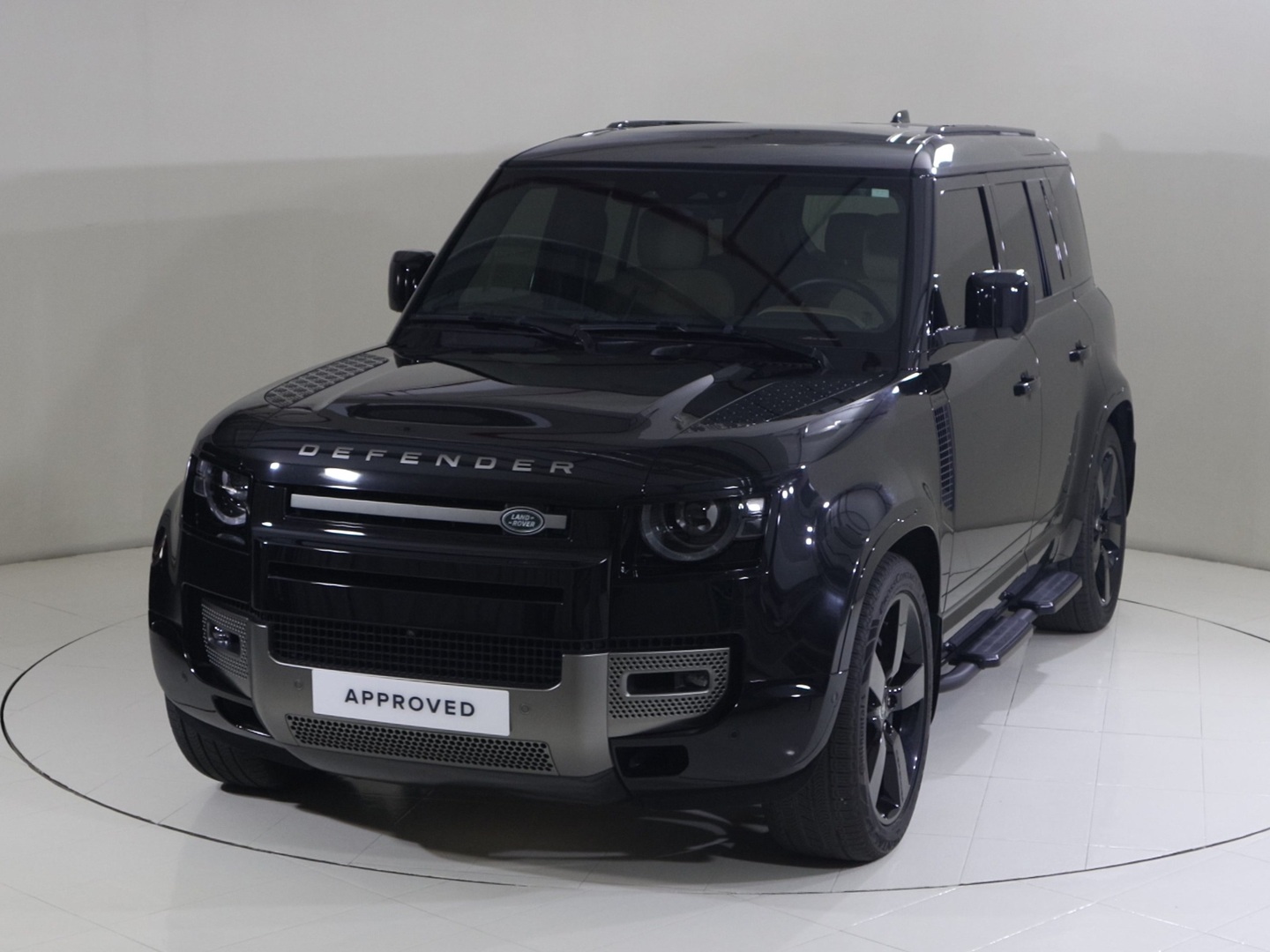 Land Rover Defender 110 X-dynamic Hse 2025 in Uae