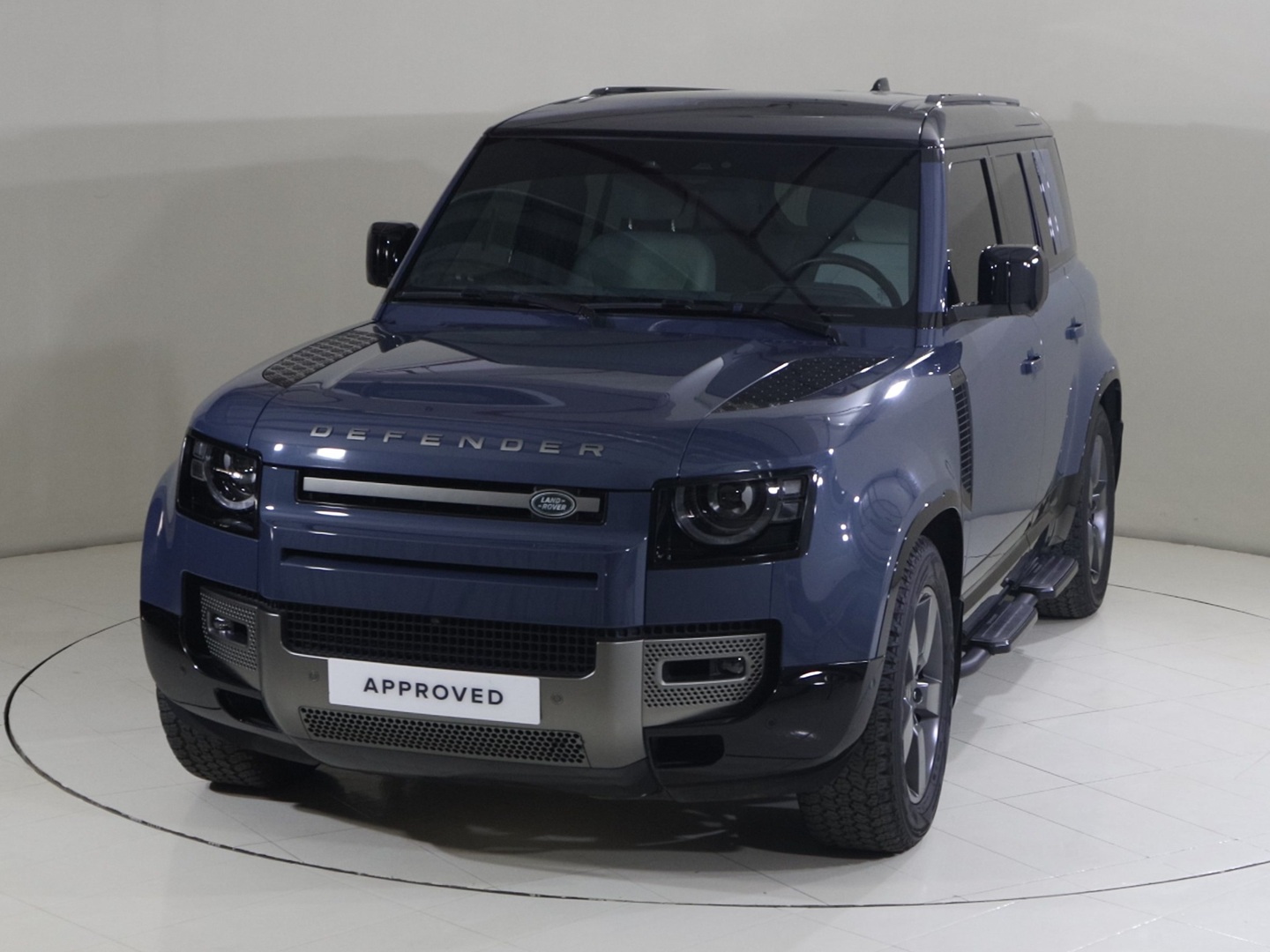 Land Rover Defender 110 X-dynamic Hse 2025 in Uae